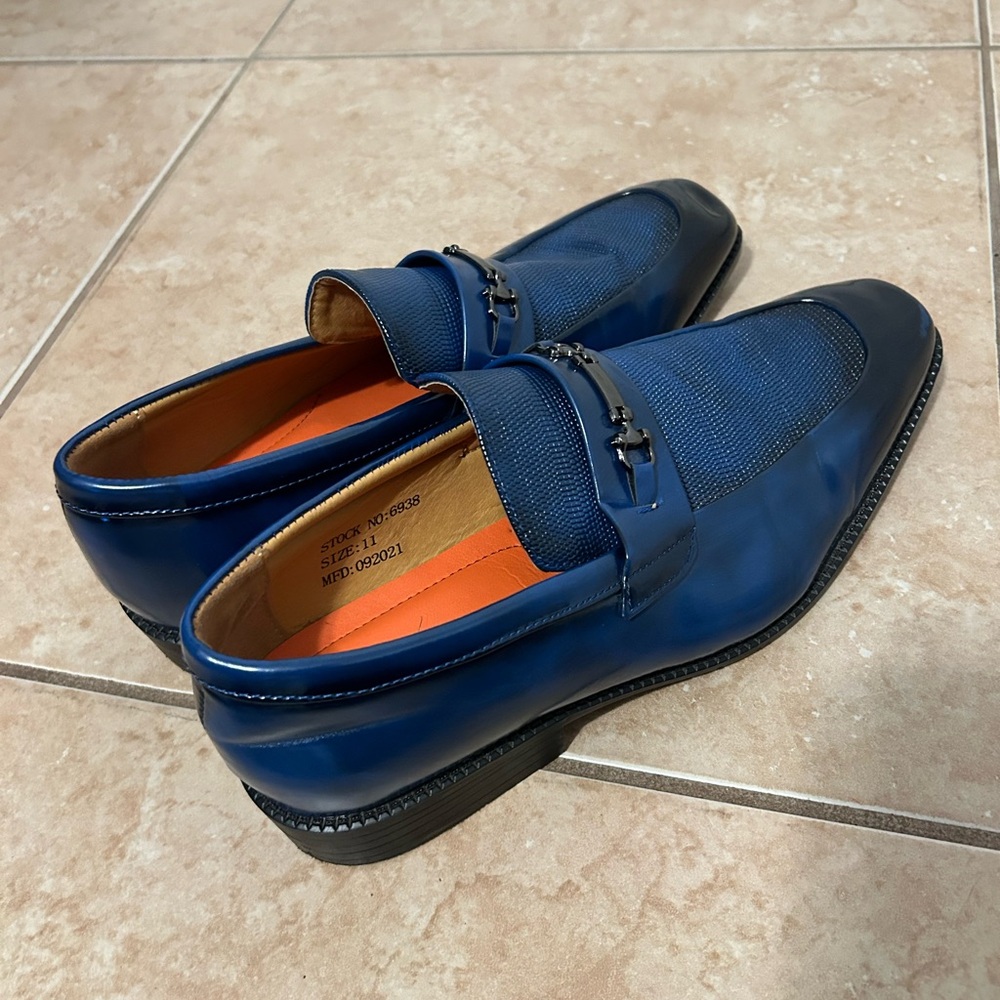 Stylish Blue Loafers with Black Trim